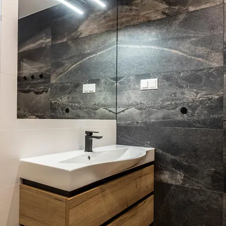 Udanypobyt Dom Garden Spa וילה