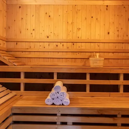 Udanypobyt Dom Garden Spa Villa *